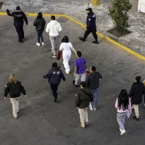 The Feds are offering migrants cash to self-deport. Lawyers call these incentives misleading.