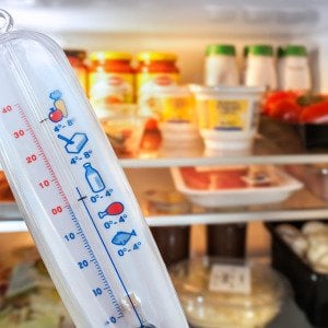 How to safely handle food and medicine in a power outage