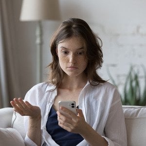 Customer service scams: Safeguarding yourself in the era of AI fraud