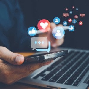 Internet users top 6 billion, with 2 in 3 people on social media and 1 billion using AI 