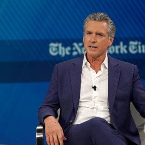 Democratic presidential contenders test the waters during midterm &lsquo;shadow campaign&rsquo;