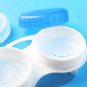 How to care for your contact lenses properly