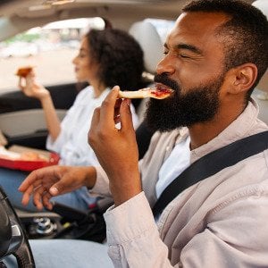 87% of people in the US eat in their cars. Here are the 10 states where mealtimes happen behind the wheel the most