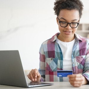 What every parent should teach their kids about credit cards before college in 2026