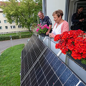 California just made it legal to turn balconies into tiny power plants