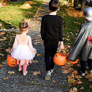 How parents can help a scared child enjoy Halloween