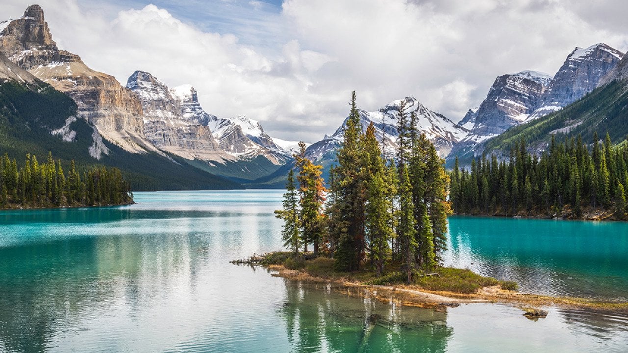 A view of the Spirit Island of Maligne Lake in Jasper National Park of Alberta, Canada.