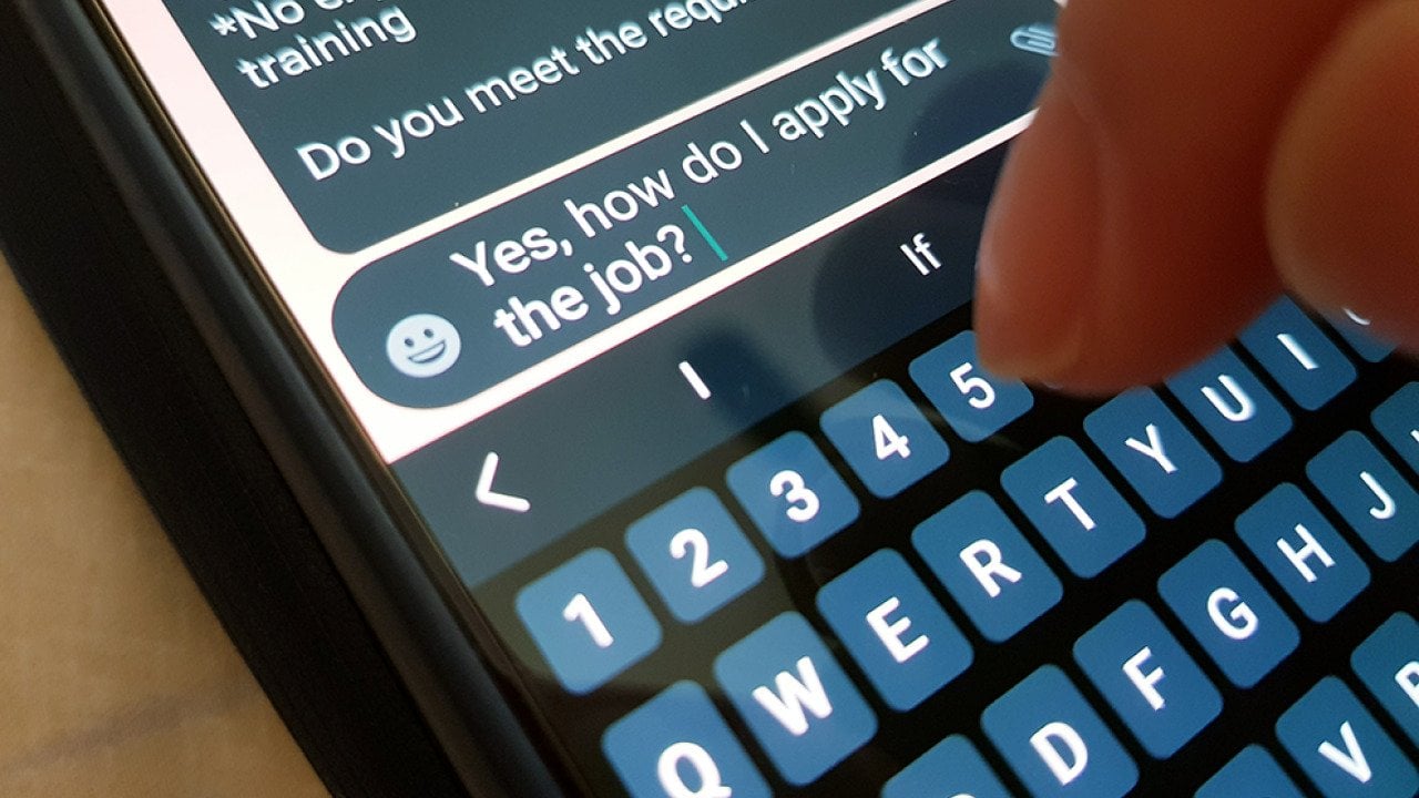 A person asks how to apply as a response to a job offer via SMS.