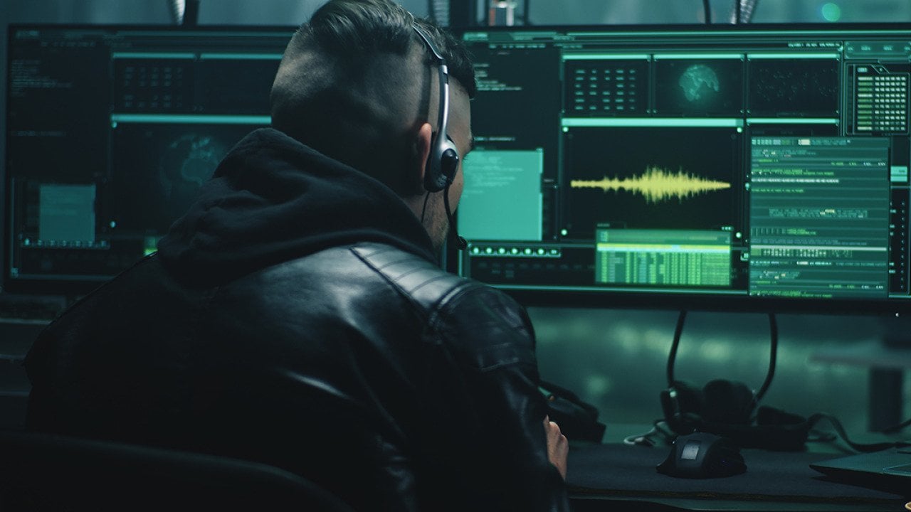 An anonymous man steals private data from a victim through a call.