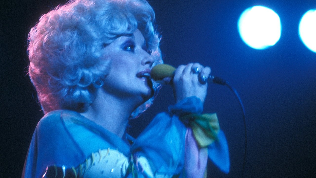 Dolly Parton during a 1978 concert in Théâtre Mogador in Paris, France.