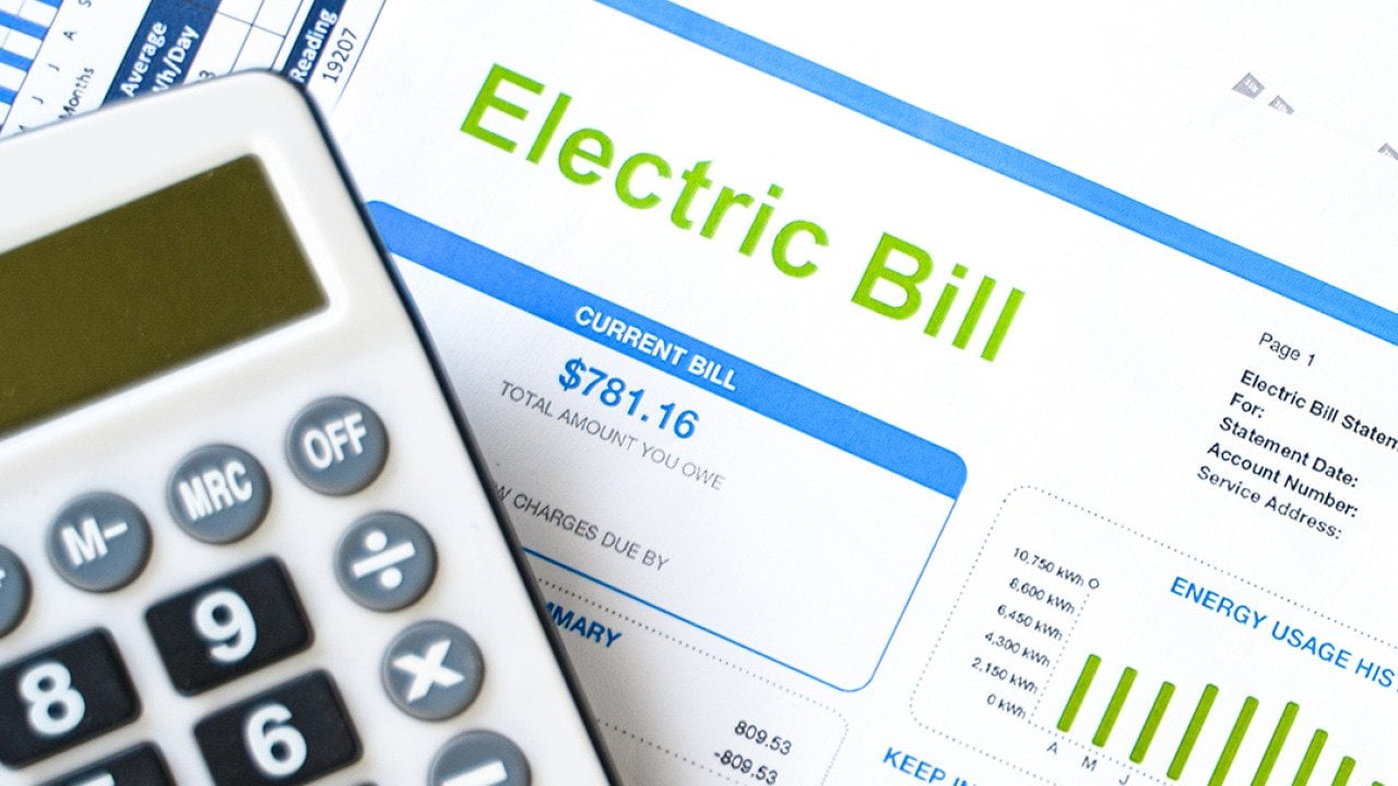 10 steps to lower your electric bill this year: A home energy shopping checklist
