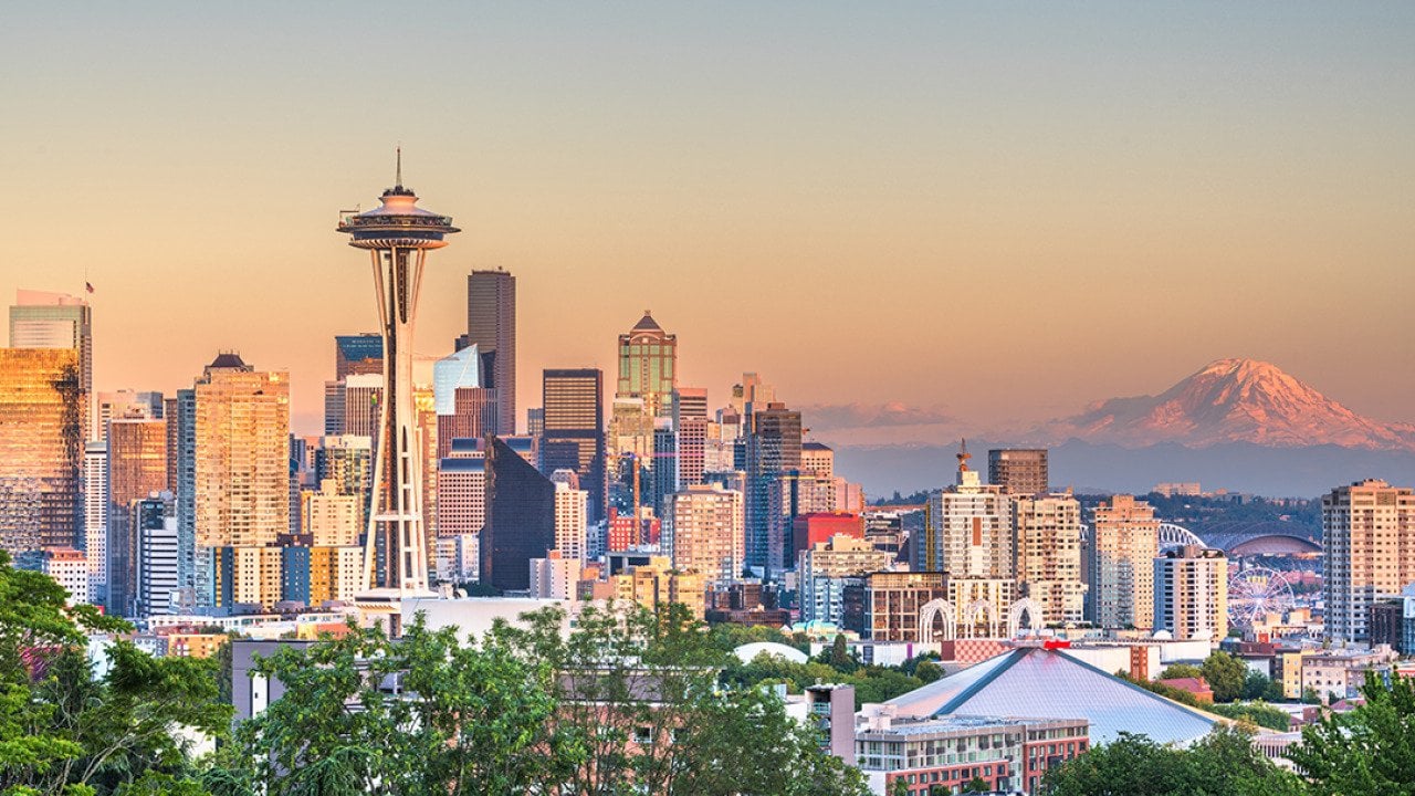 A downtown city skyline at Seattle, Washington, USA.
