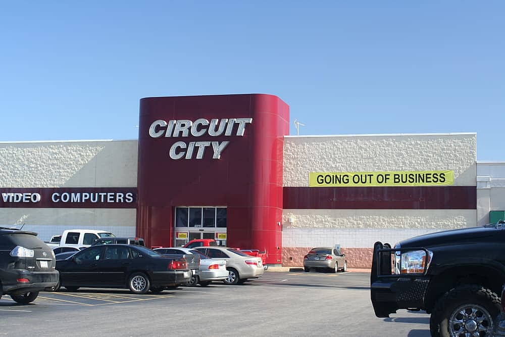 Circuit City Store with Going out of Business sign