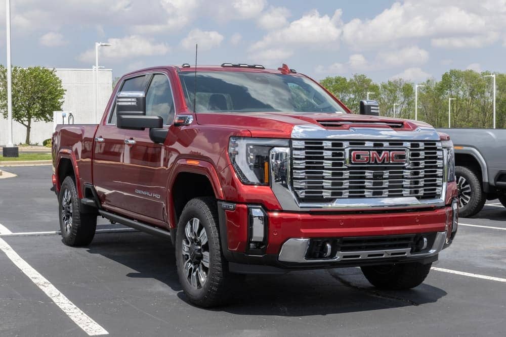 GMC Sierra 2500 4WD Crew Cab Denali display.