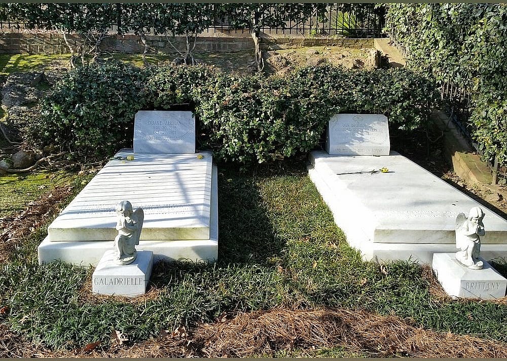 #6. Rose Hill Cemetery