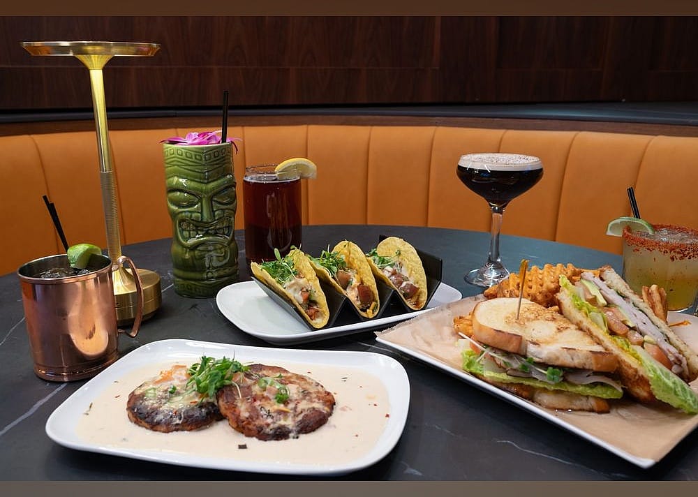 #2. J Bar & Golf Lounge