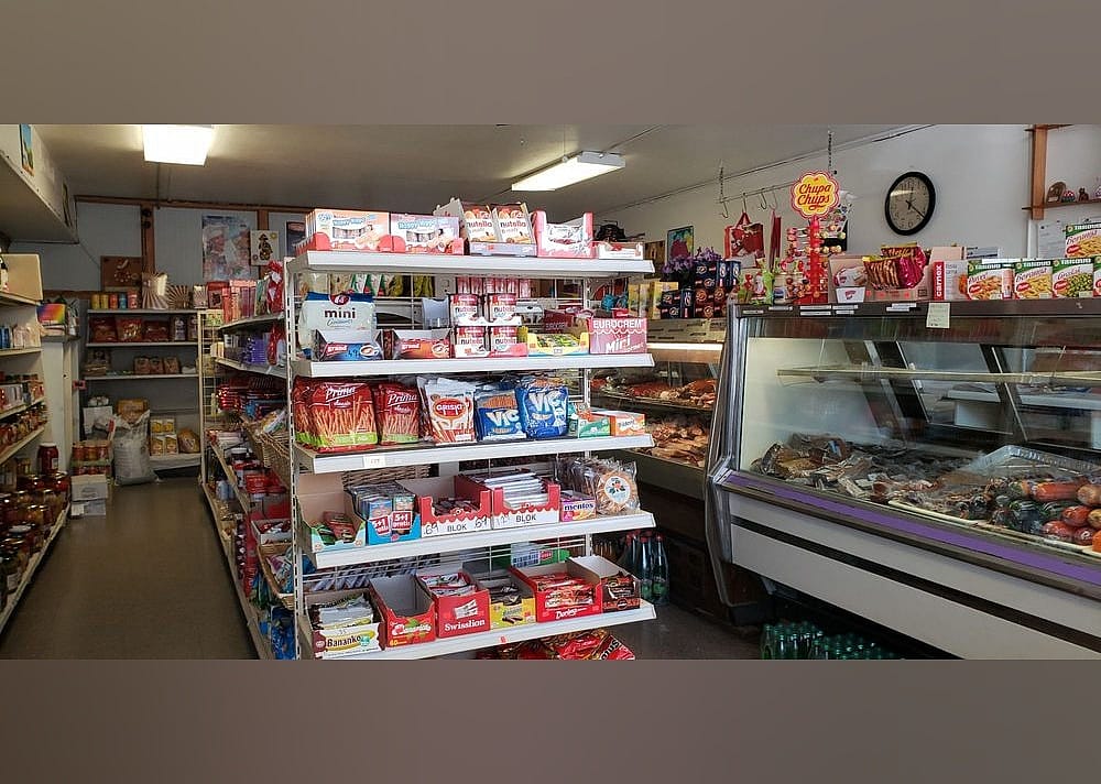 #6. D & S Deli