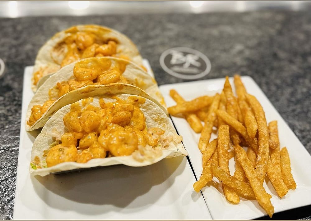 #6. Black Rock Bar & Grill