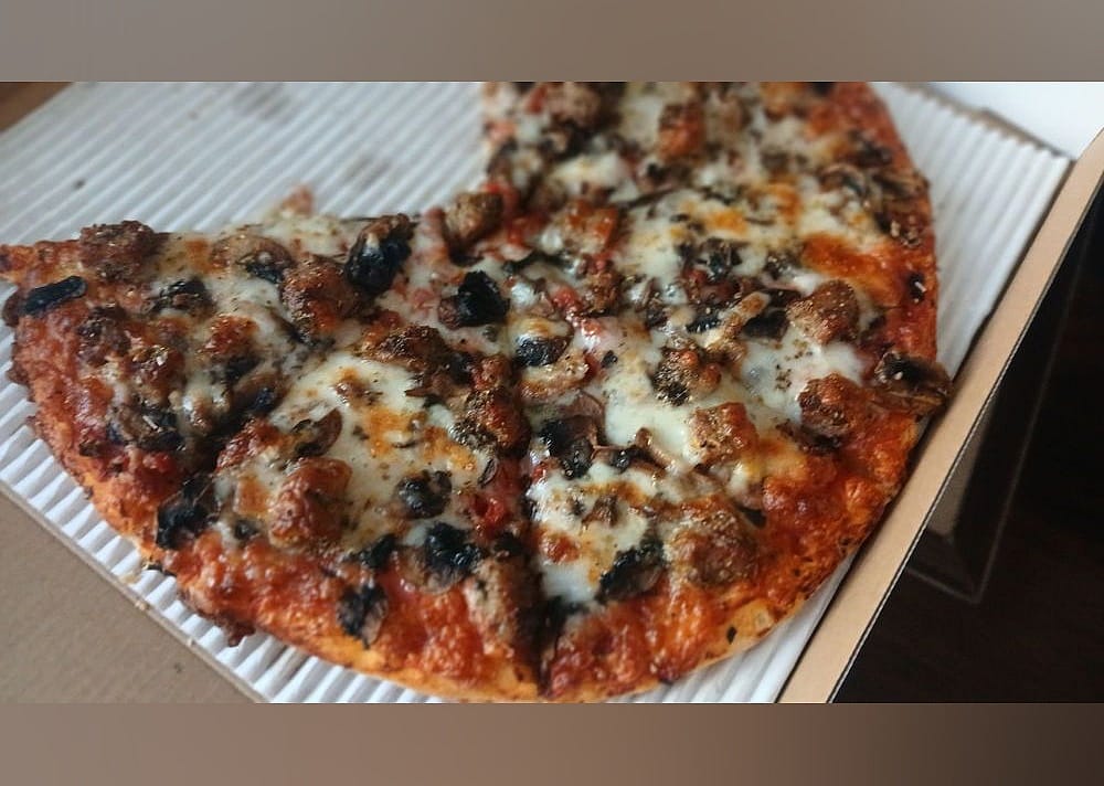#27. Vino's Pizza