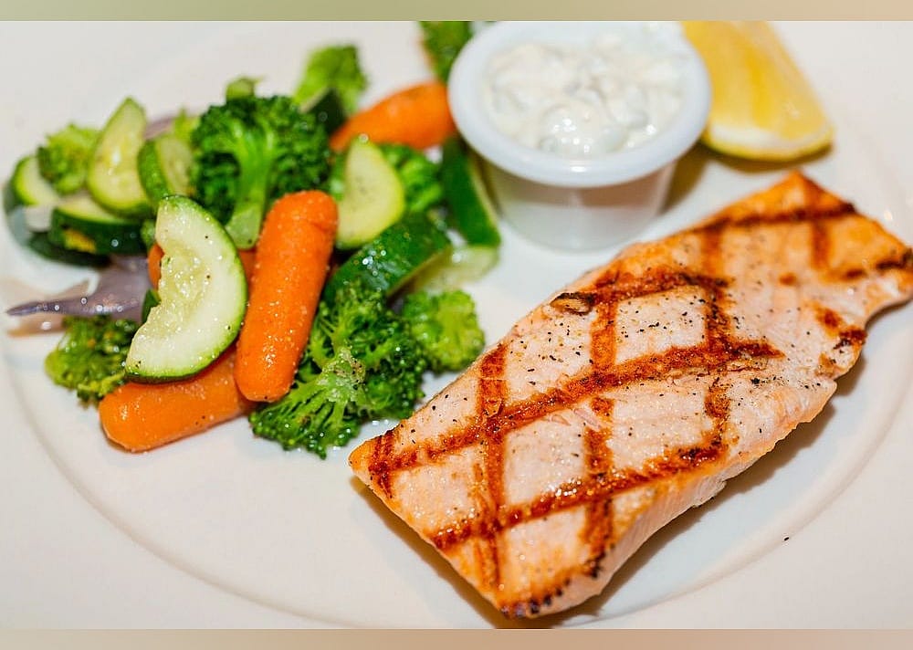 #4. Cascade Grill