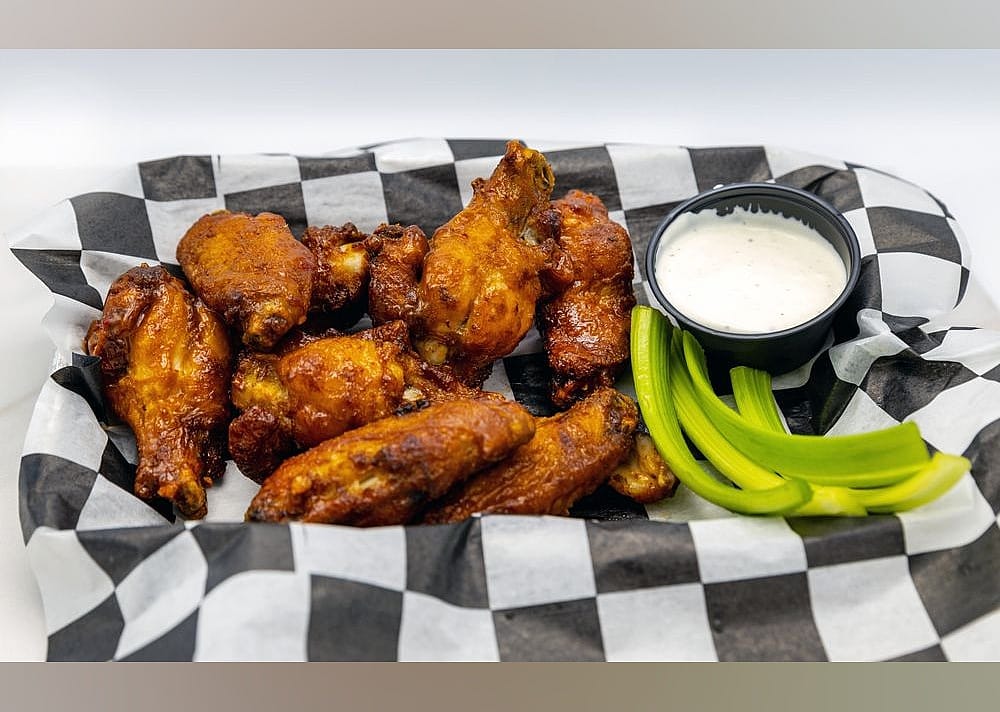 #5. 731 Sports Bar & Grill