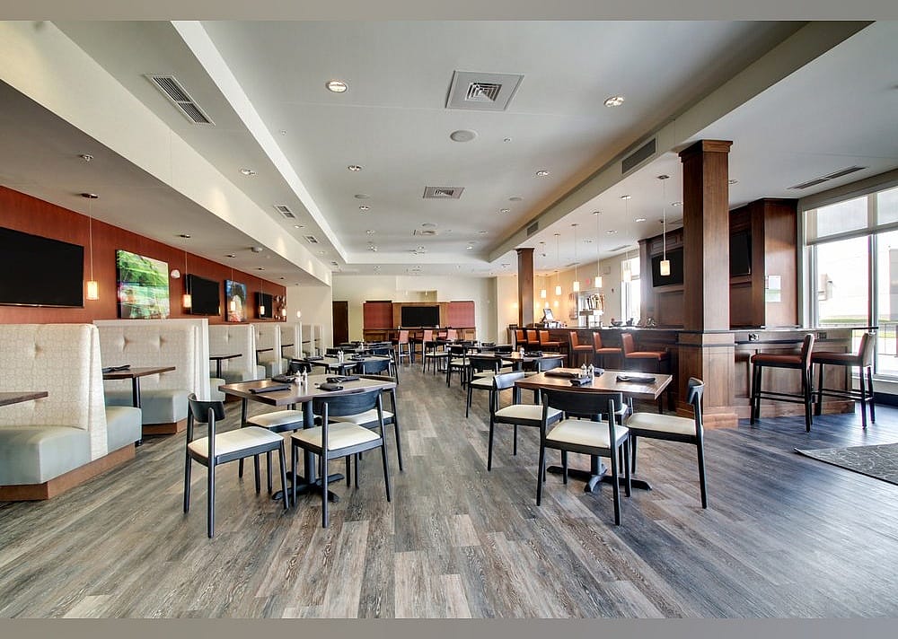#5. Suite Fire Bar + Grille