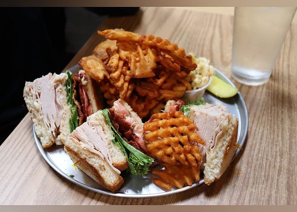 #2. Muddy's Tavern