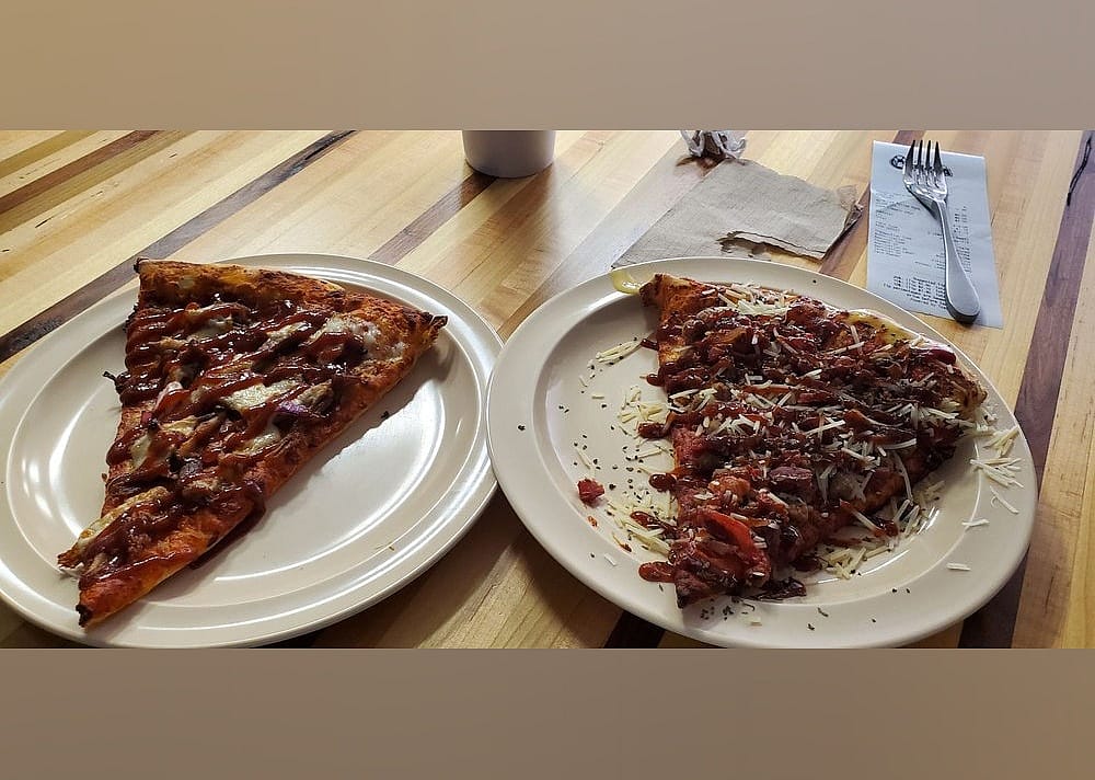 #18. Knolla's Pizza