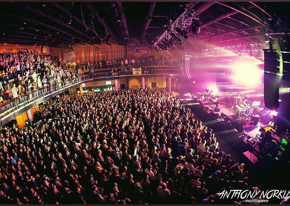 #21. 20 Monroe Live