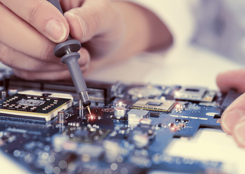 #36. Electrical and electronic engineering technologists and technicians