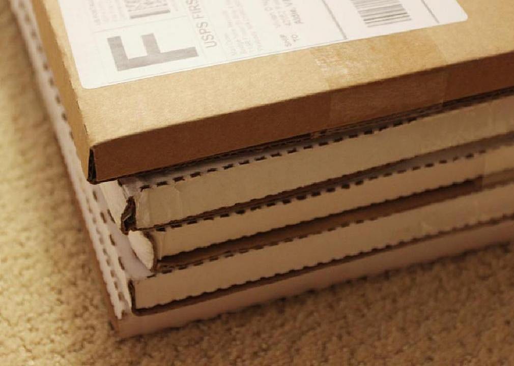#34. Packers and packagers, hand