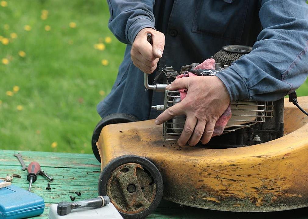 #45. Outdoor power equipment and other small engine mechanics