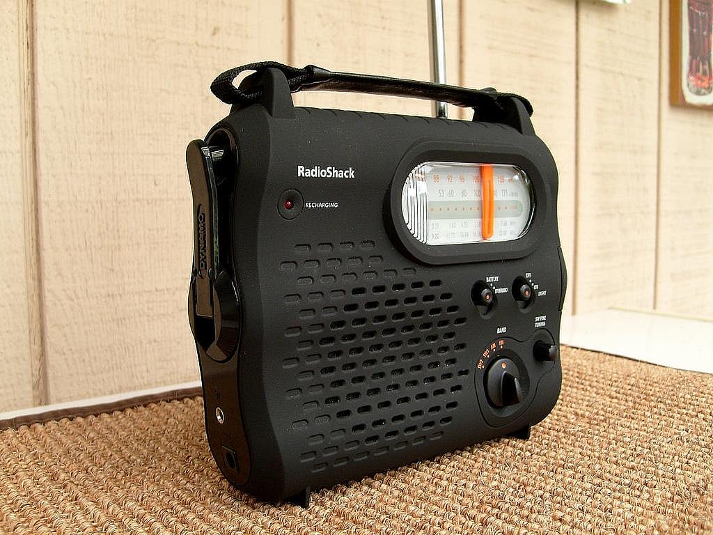 3. Use battery-powered equipment to monitor the news