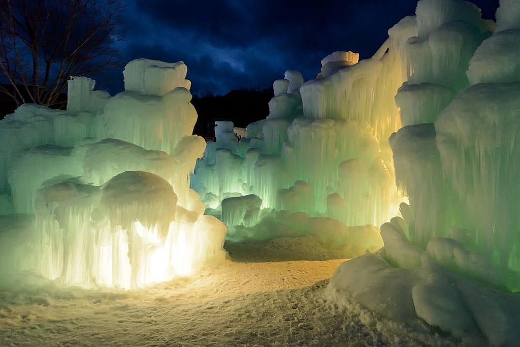 New Hampshire: Ice Castles
