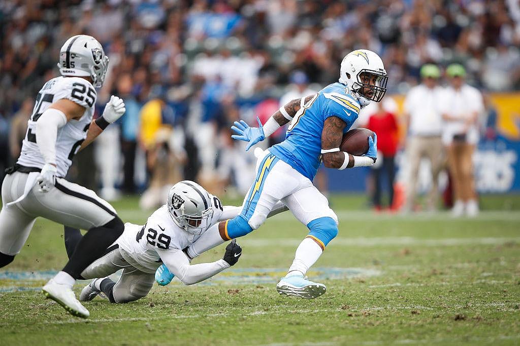 Los Angeles Chargers (3-2) @ Cleveland Browns (2-2-1)