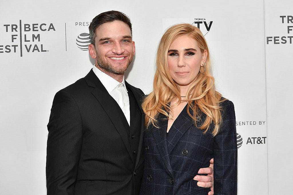 Zosia Mamet and Evan Jonigkeit