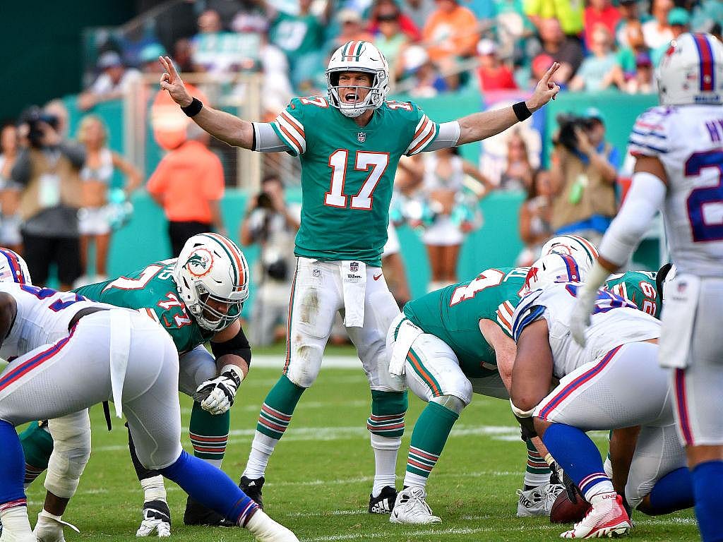 New England Patriots (9-3) @ Miami Dolphins (6-6)