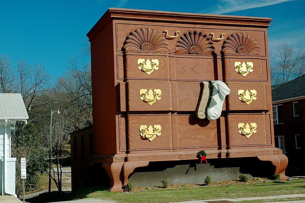 North Carolina: The World’s Largest Chest of Drawers