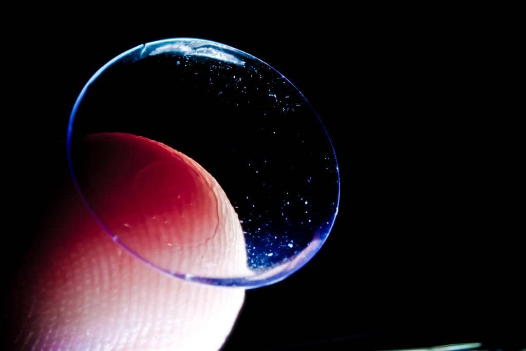 Adolf Gaston Eugen Fick: contact lenses