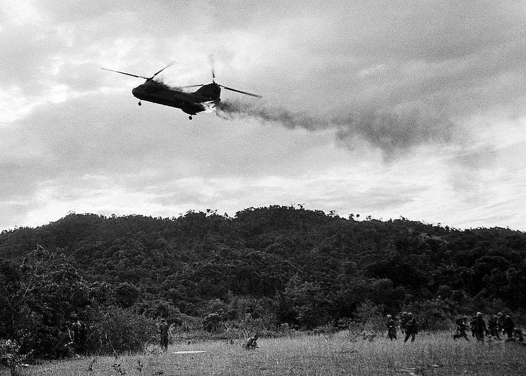 1962: First aircraft combat fatalities in Vietnam