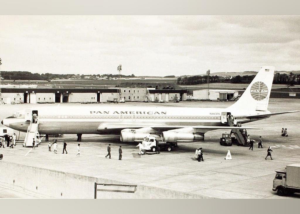 1954: Boeing 707 makes its first test flight