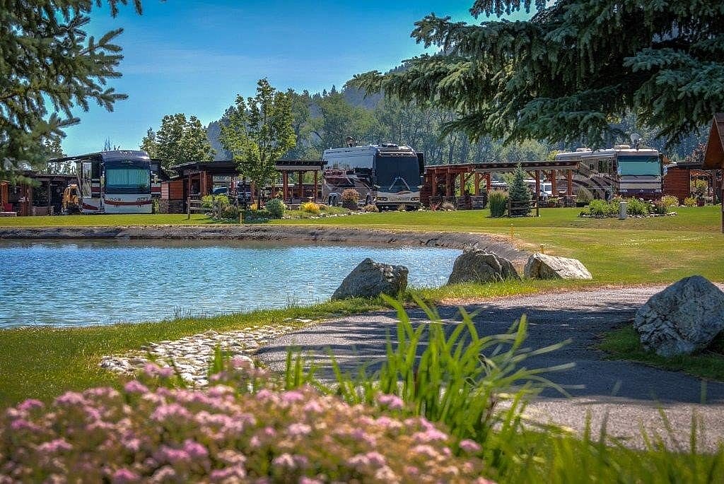 #5. Stoneridge Golf and Recreational Community