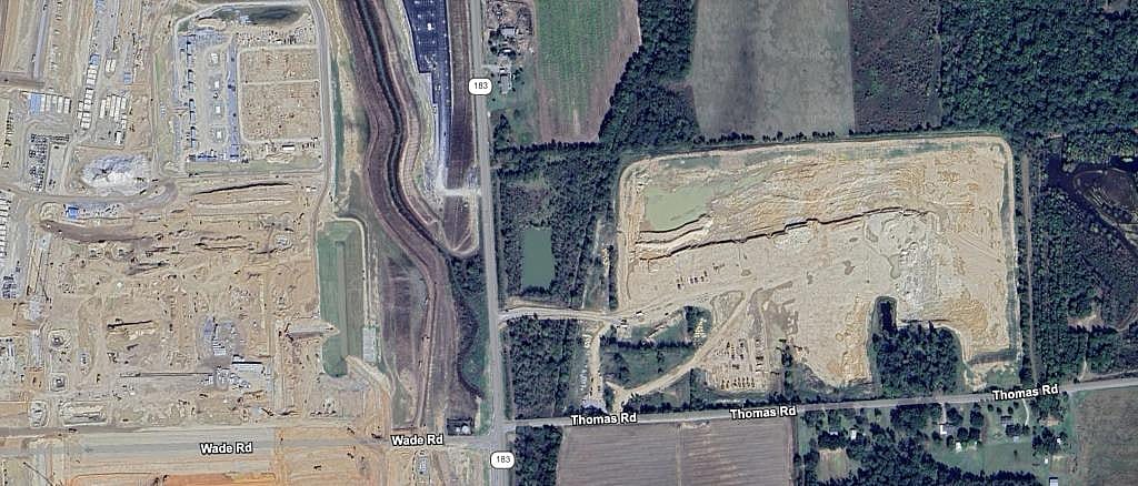 An image from Google Earth showing the Morris and Franklin land (right) next to the Hyperion site (left).