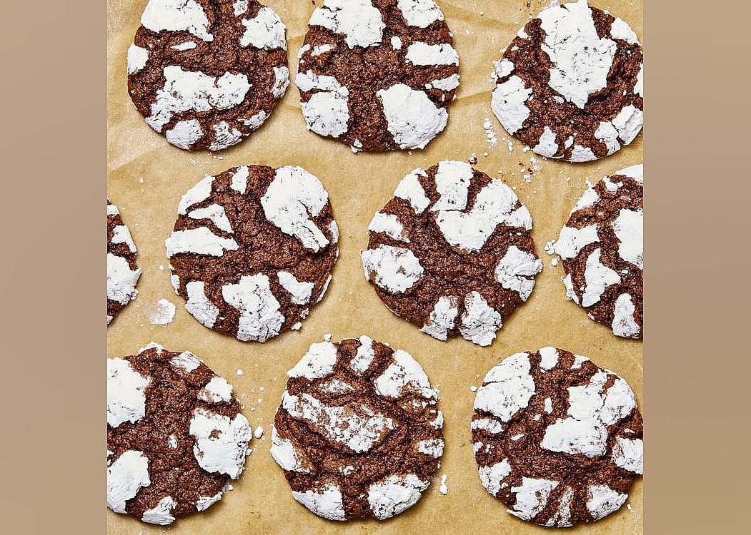 Chocolate crinkle cookies