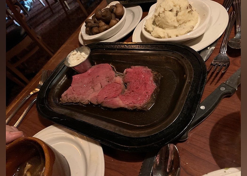 #10. Lariat Steakhouse & Grill