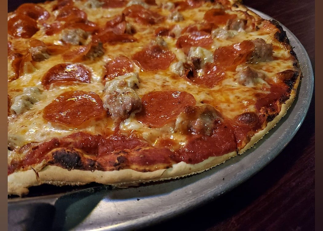 #4. Faye's Pizza