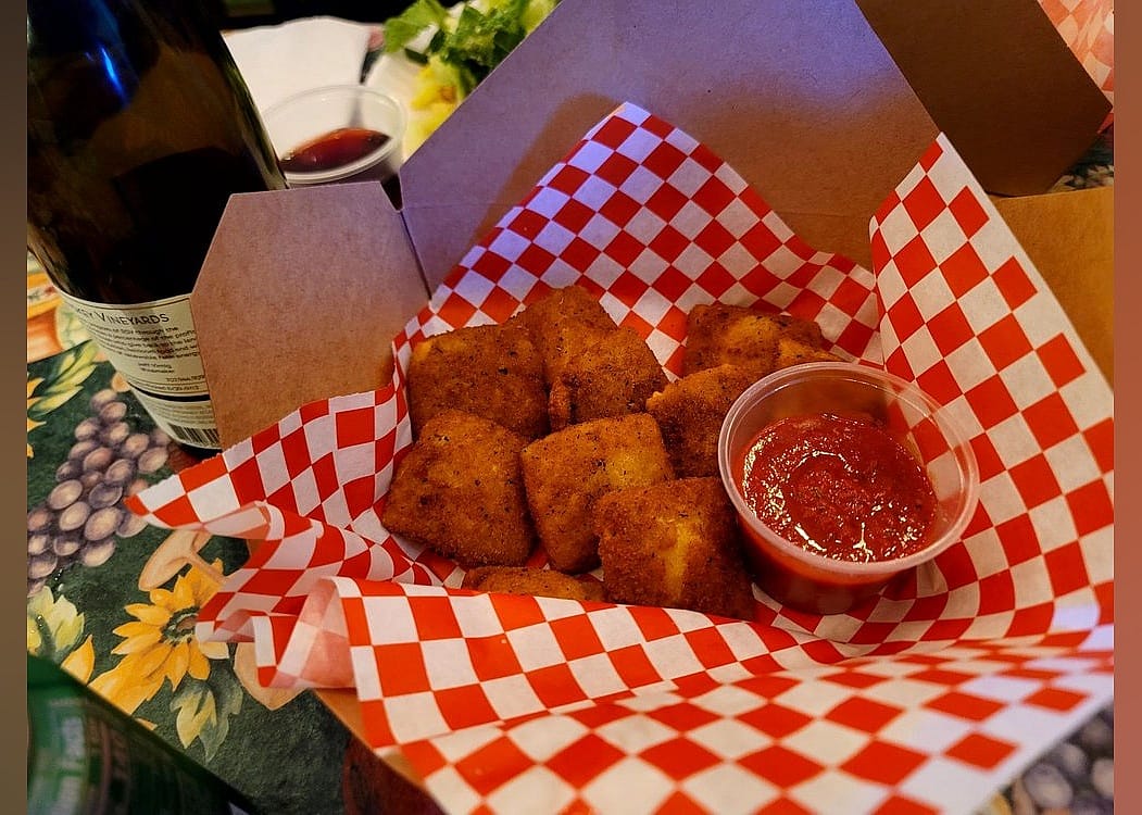 #6. Four Corners Pizza-N-Pasta