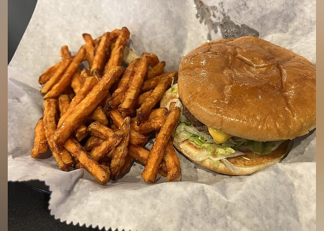 #4. Arnolds on 81 Powdersville