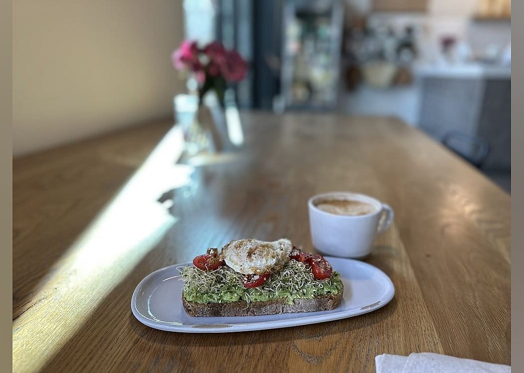 #10. ā café