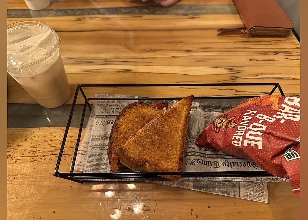 #7. il Bar Coffeehouse & Bistro